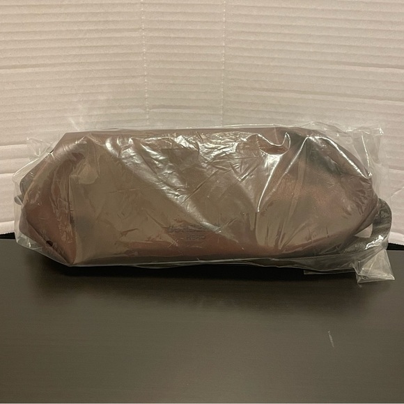 BURBERRY Hero Parfums Men Toiletry Travel Pouch in Brown - Picture 4 of 5